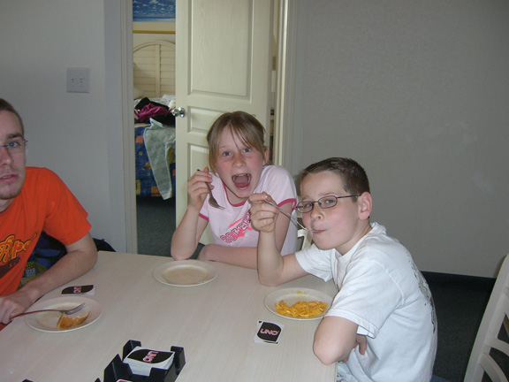 m3 & m4 eating mac and cheese